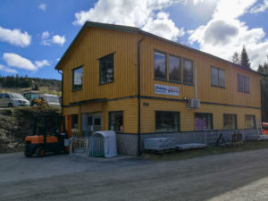 Grobakken Landmek sitt lager i Rogne